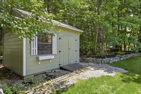 57 Lindsay Road Hooksett NH 03106