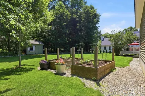 57 Lindsay Road Hooksett NH 03106
