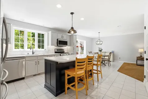 57 Lindsay Road Hooksett NH 03106