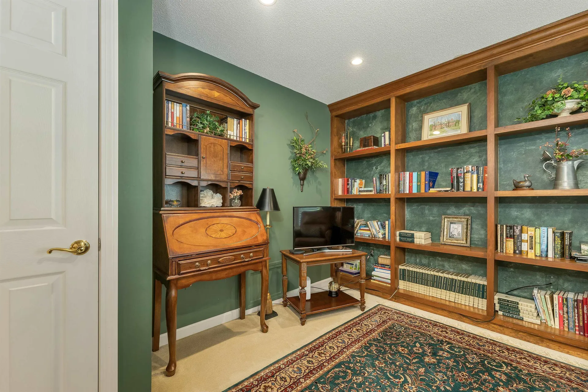 53 Hawthorne Village Road Nashua NH 03062