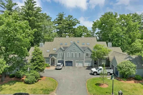 53 Hawthorne Village Road Nashua NH 03062