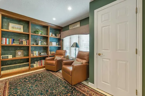 53 Hawthorne Village Road Nashua NH 03062