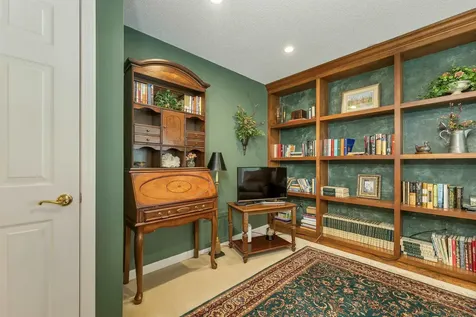 53 Hawthorne Village Road Nashua NH 03062
