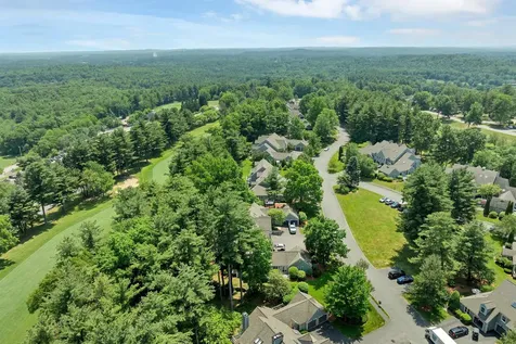 53 Hawthorne Village Road Nashua NH 03062