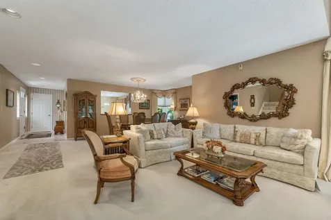 53 Hawthorne Village Road Nashua NH 03062