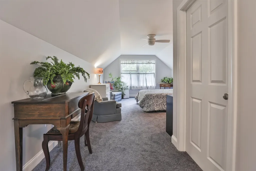 8 Cedar Way Goffstown NH 03045