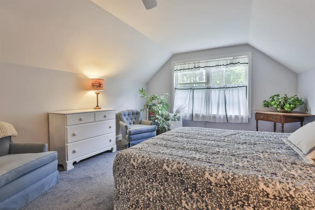 8 Cedar Way Goffstown NH 03045