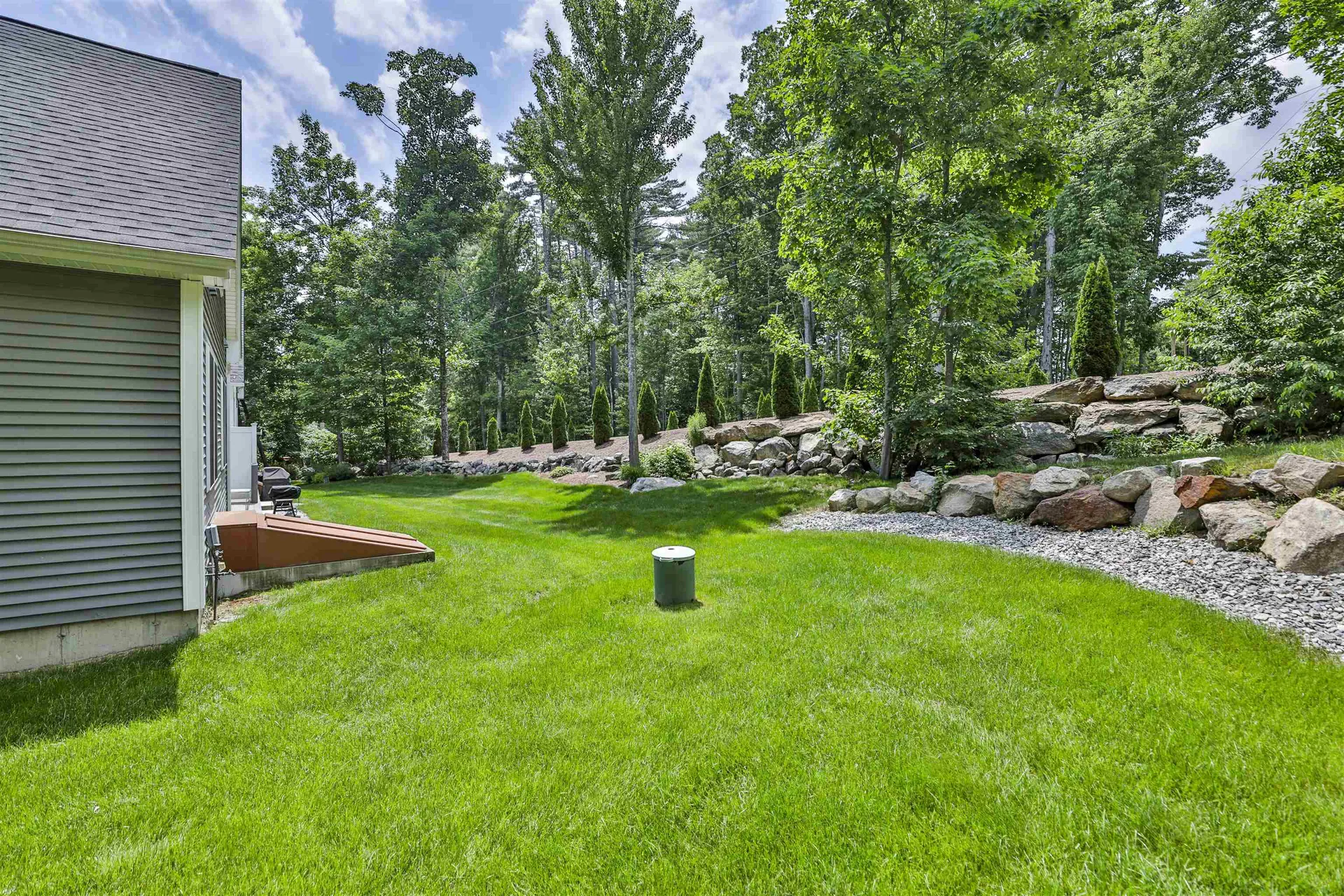 8 Cedar Way Goffstown NH 03045
