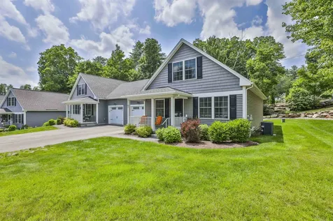 8 Cedar Way Goffstown NH 03045
