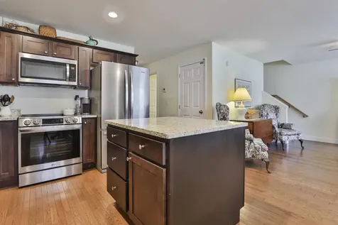 8 Cedar Way Goffstown NH 03045