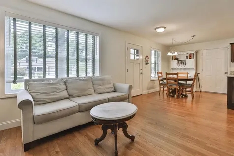 8 Cedar Way Goffstown NH 03045