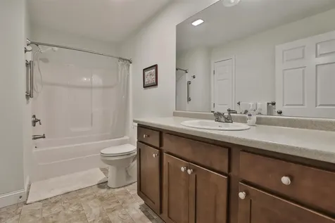 8 Cedar Way Goffstown NH 03045