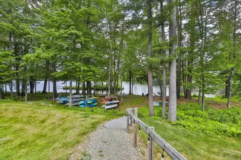 8 Cedar Way Goffstown NH 03045
