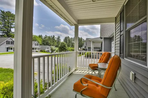 8 Cedar Way Goffstown NH 03045