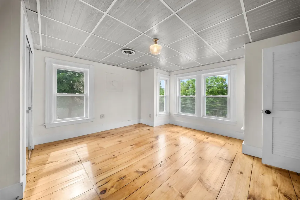 46 Depot Street Belmont NH 03220