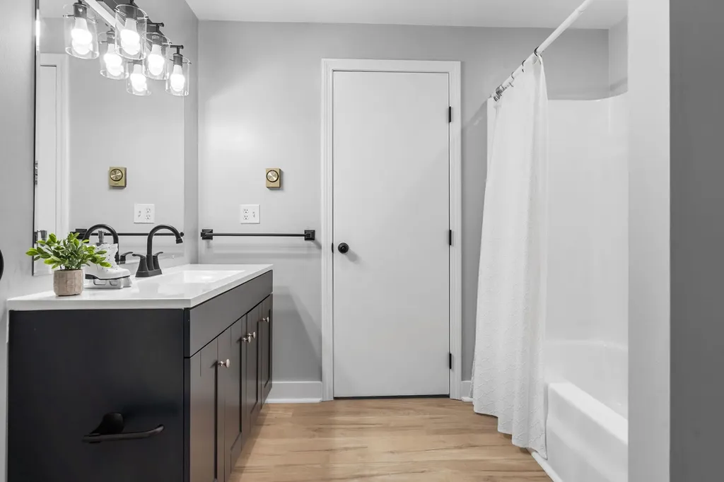 29 Cunningham Drive Derry NH 03038