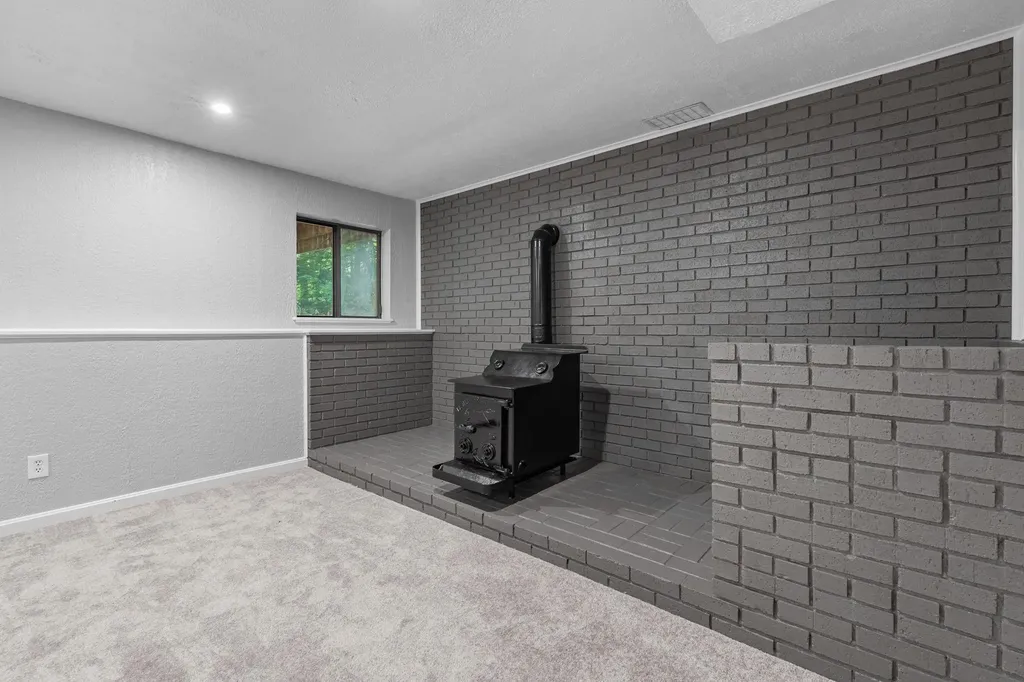 29 Cunningham Drive Derry NH 03038