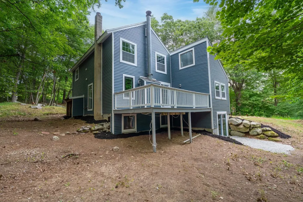 29 Cunningham Drive Derry NH 03038