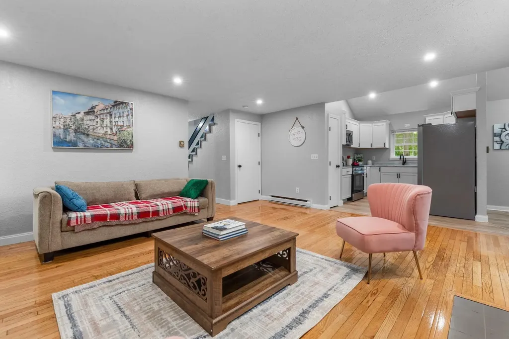 29 Cunningham Drive Derry NH 03038
