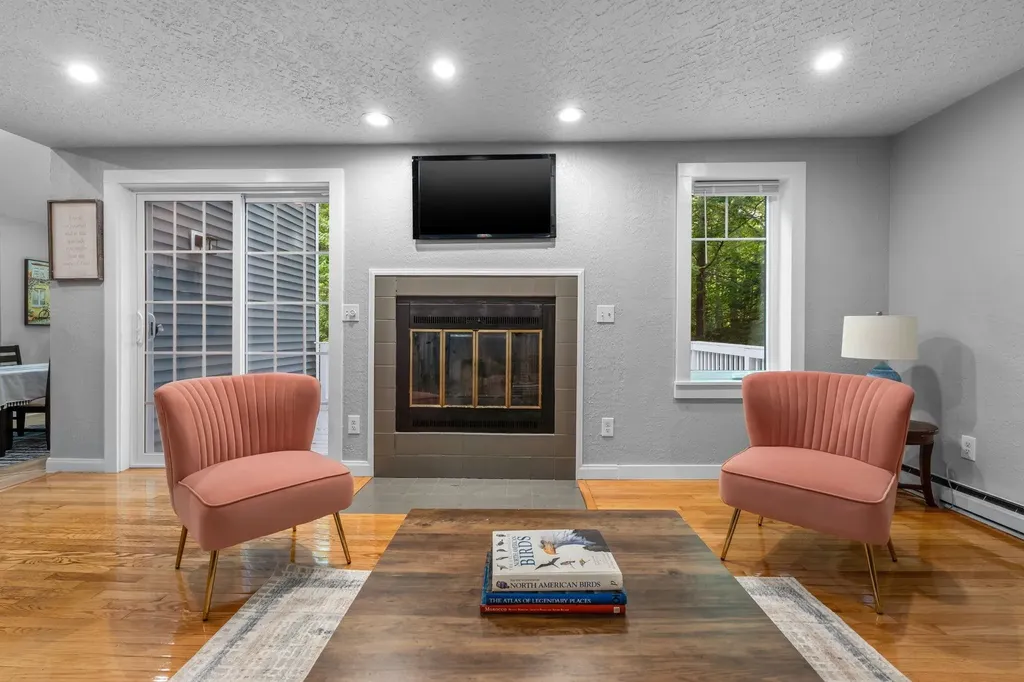 29 Cunningham Drive Derry NH 03038
