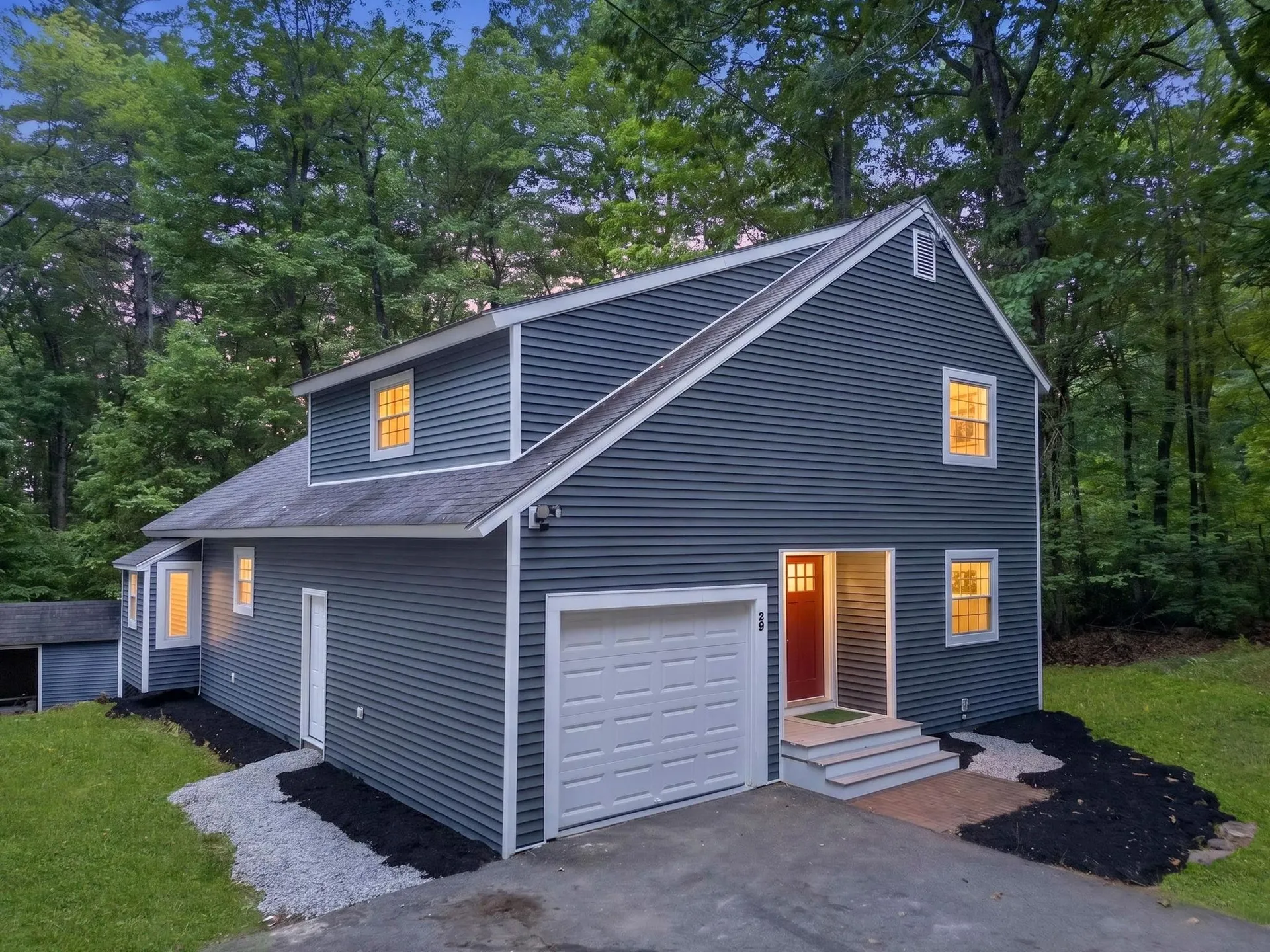29 Cunningham Drive Derry NH 03038