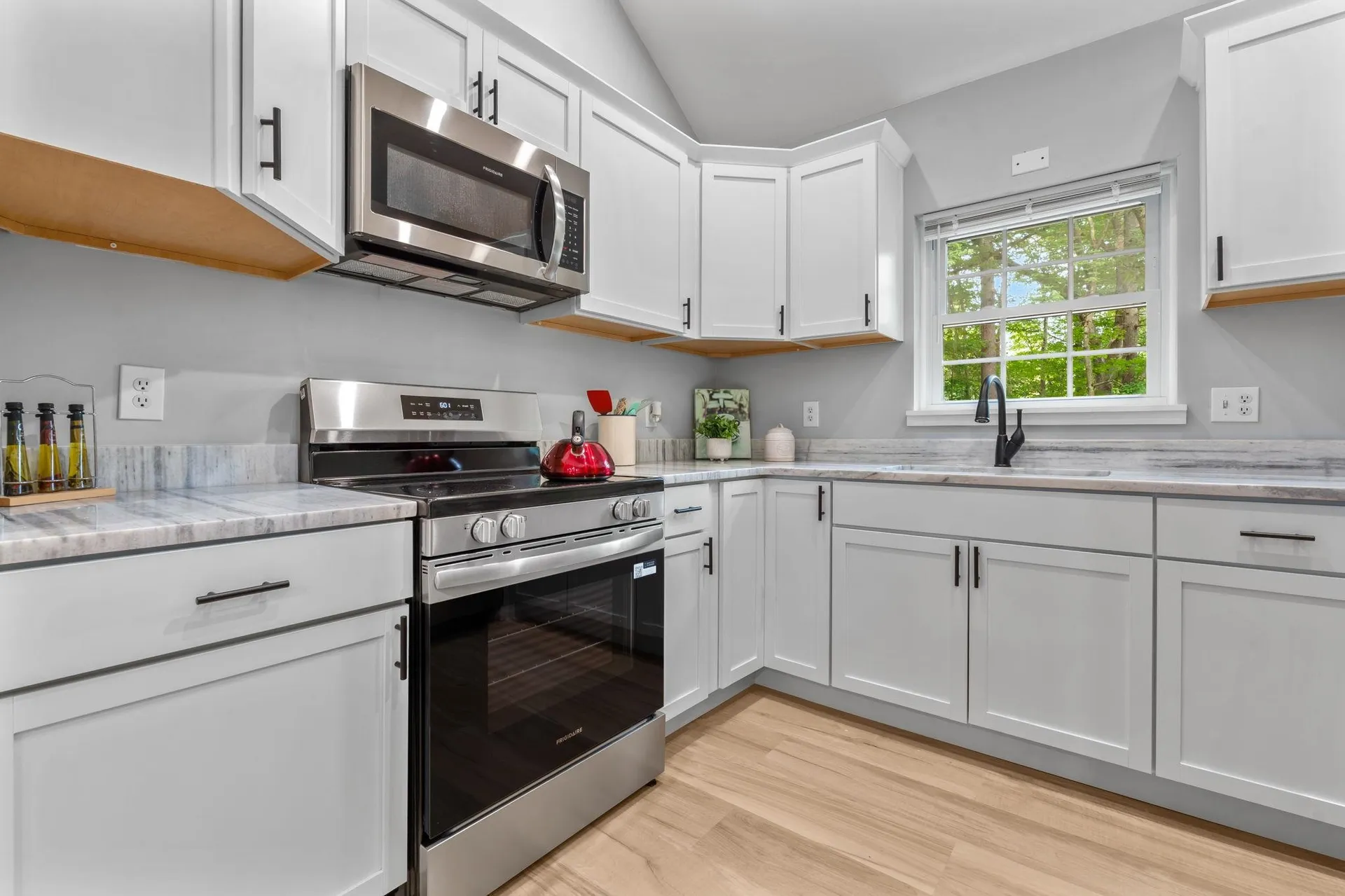 29 Cunningham Drive Derry NH 03038