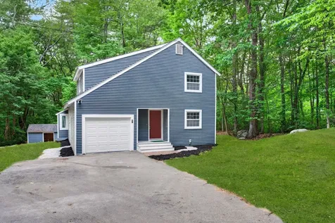 29 Cunningham Drive Derry NH 03038