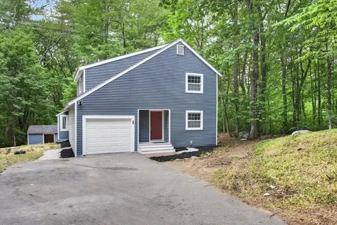 29 Cunningham Drive Derry NH 03038