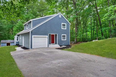 29 Cunningham Drive Derry NH 03038