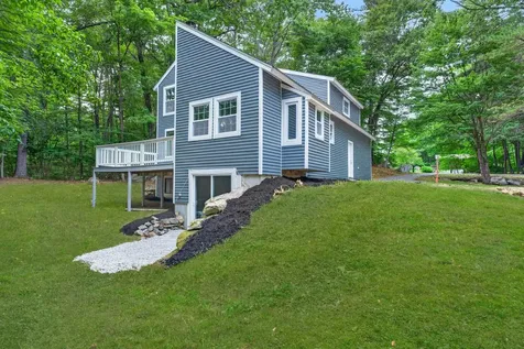 29 Cunningham Drive Derry NH 03038