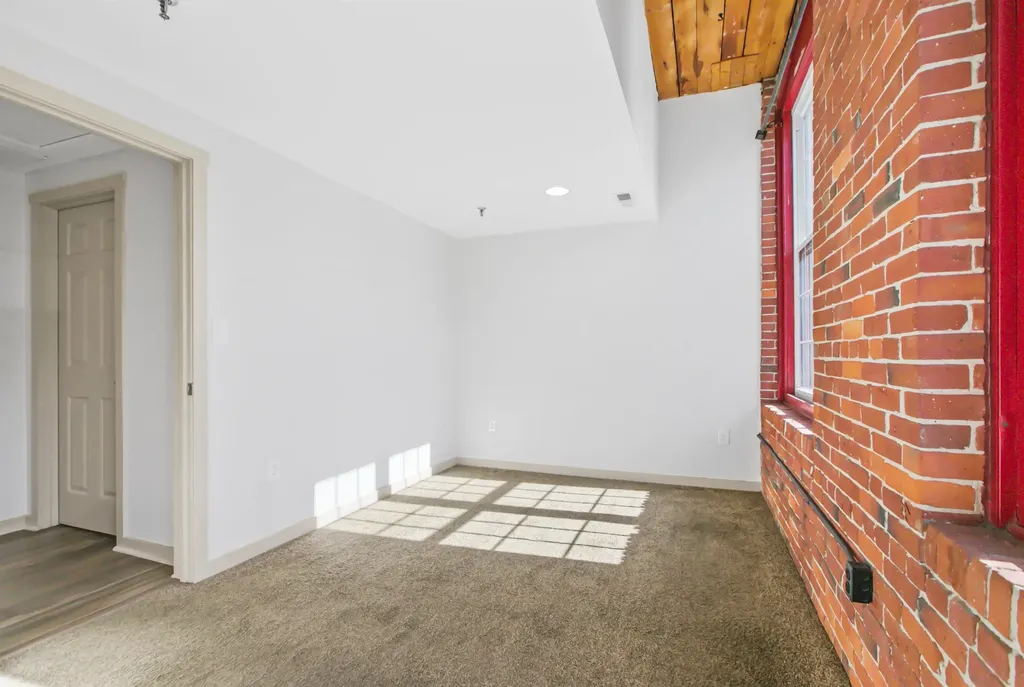 470 Silver Street Manchester NH 03103