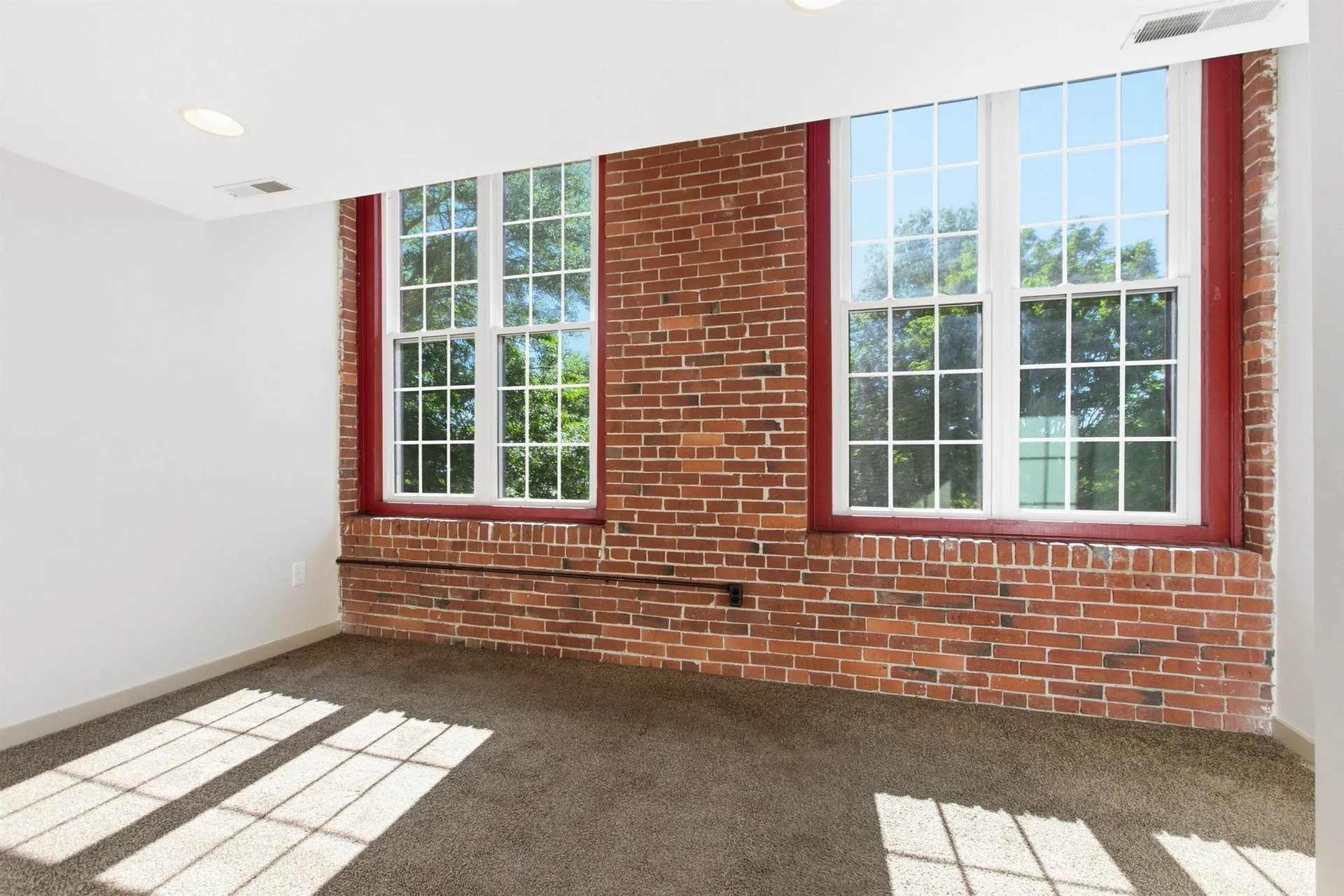 470 Silver Street Manchester NH 03103