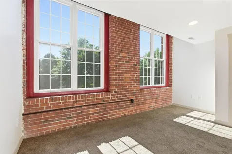 470 Silver Street Manchester NH 03103