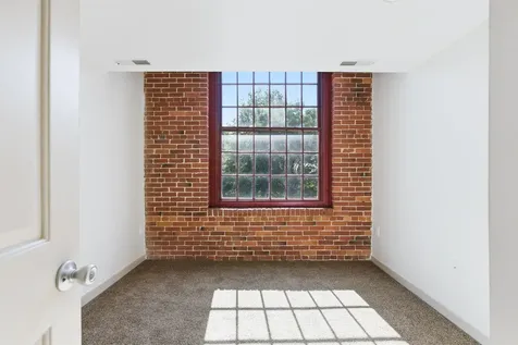 470 Silver Street Manchester NH 03103