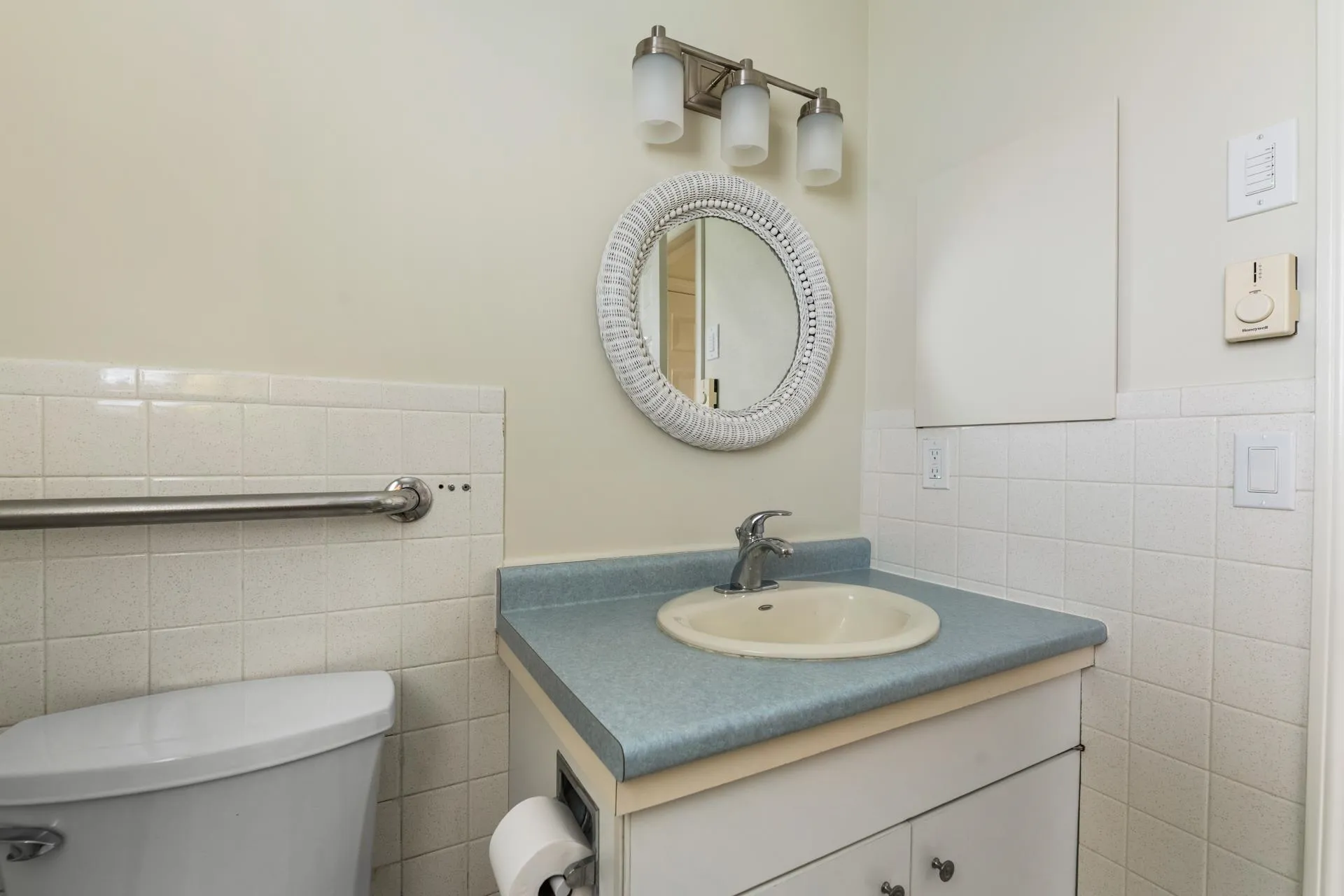49 Hilltop Place New London NH 03257