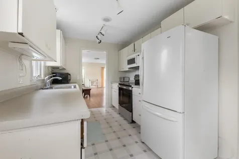 49 Hilltop Place New London NH 03257