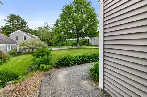 49 Hilltop Place New London NH 03257