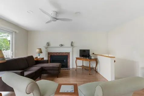 49 Hilltop Place New London NH 03257