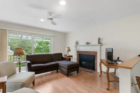 49 Hilltop Place New London NH 03257