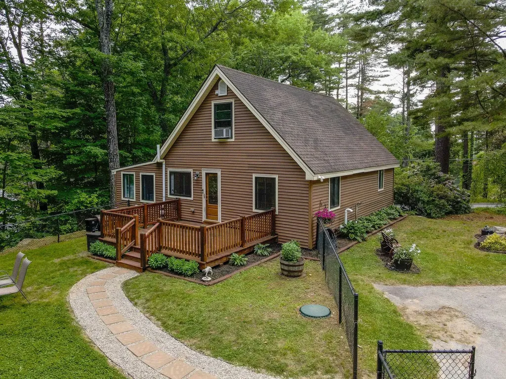 32 Honor Roll Road Pelham NH 03076