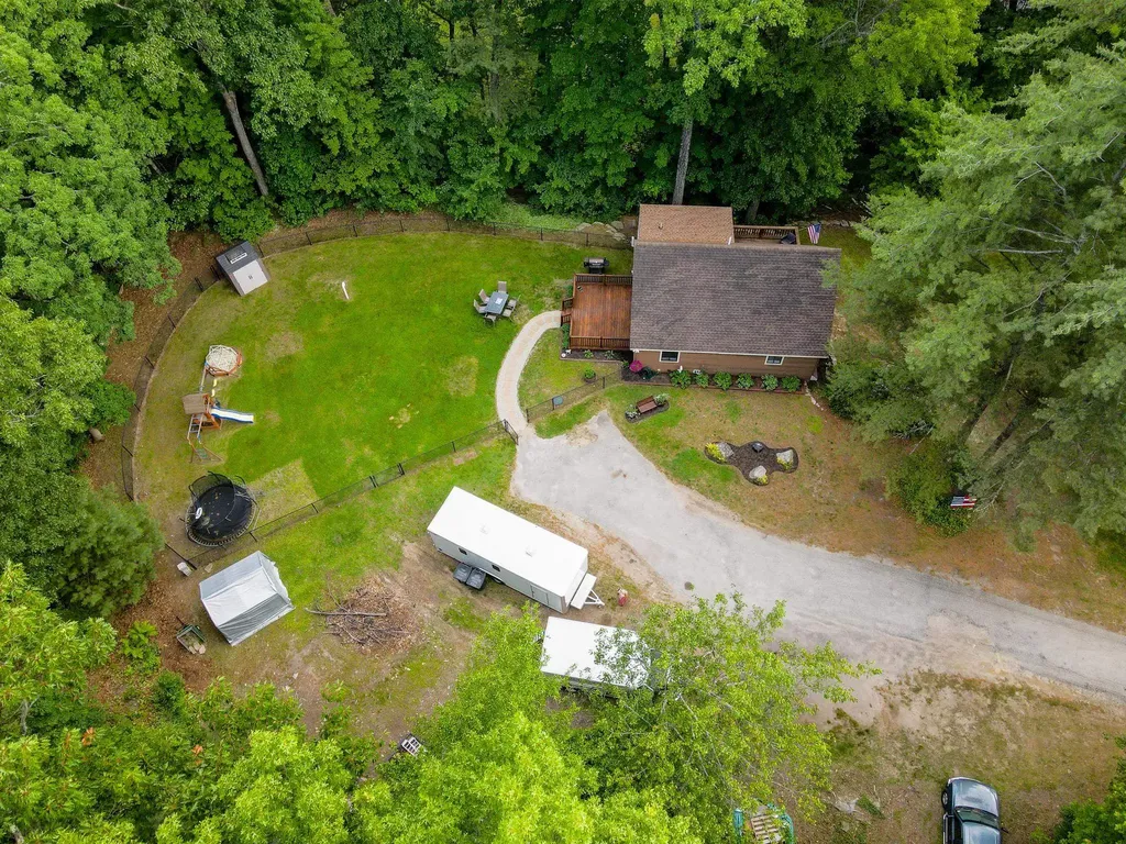 32 Honor Roll Road Pelham NH 03076