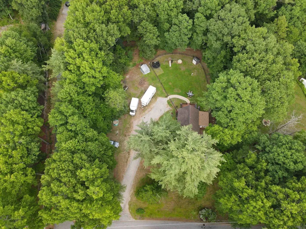 32 Honor Roll Road Pelham NH 03076
