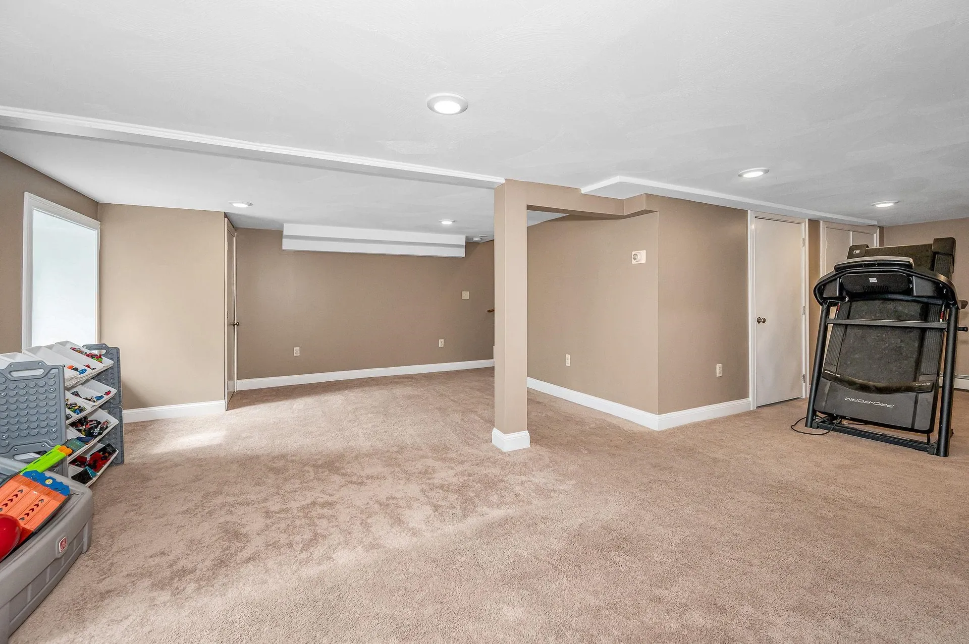 32 Honor Roll Road Pelham NH 03076