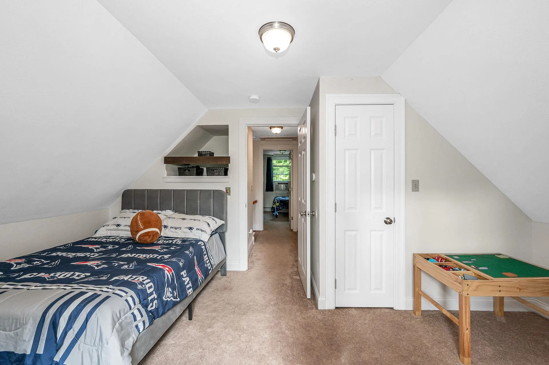 32 Honor Roll Road Pelham NH 03076