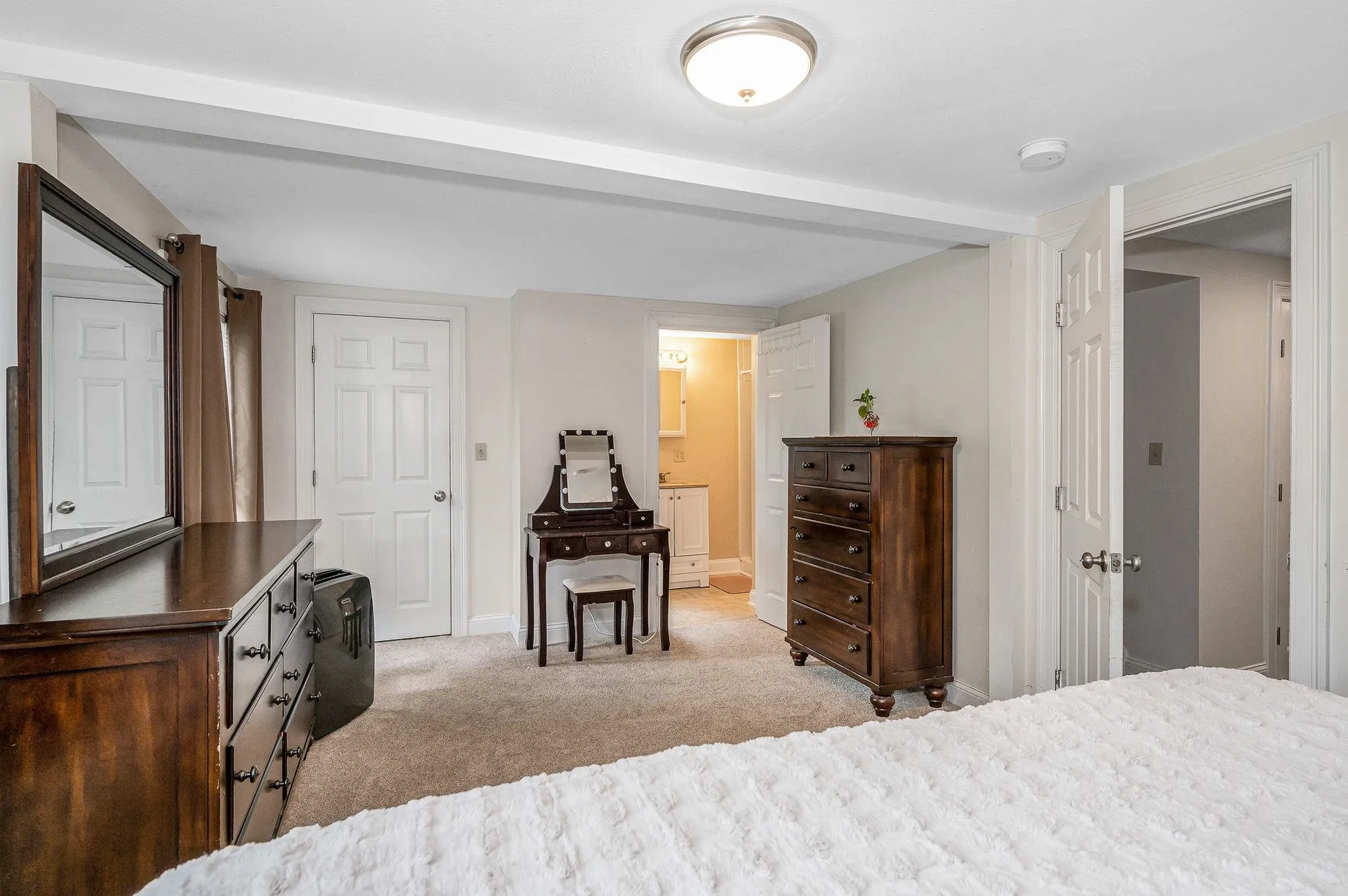 32 Honor Roll Road Pelham NH 03076