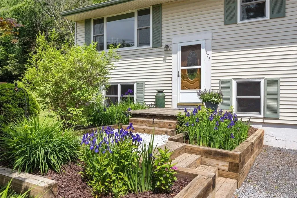 175 Rocky Ridge Circle St. George VT 05495