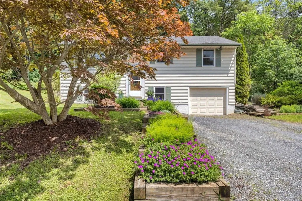 175 Rocky Ridge Circle St. George VT 05495