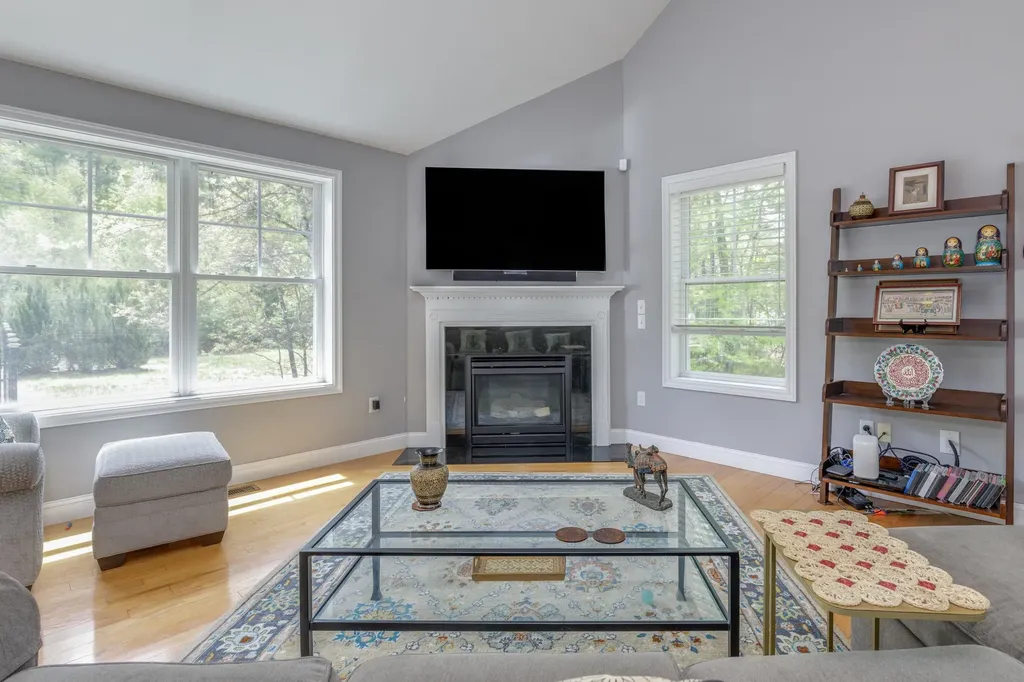 130 West Ridge Circle Hopkinton NH 03229