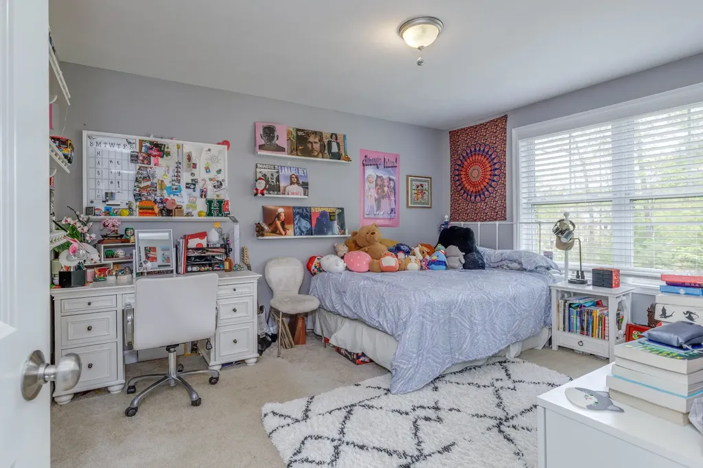 130 West Ridge Circle Hopkinton NH 03229