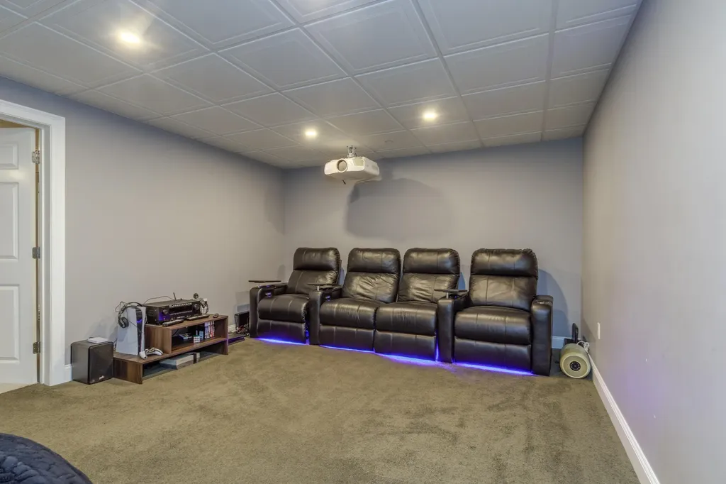 130 West Ridge Circle Hopkinton NH 03229